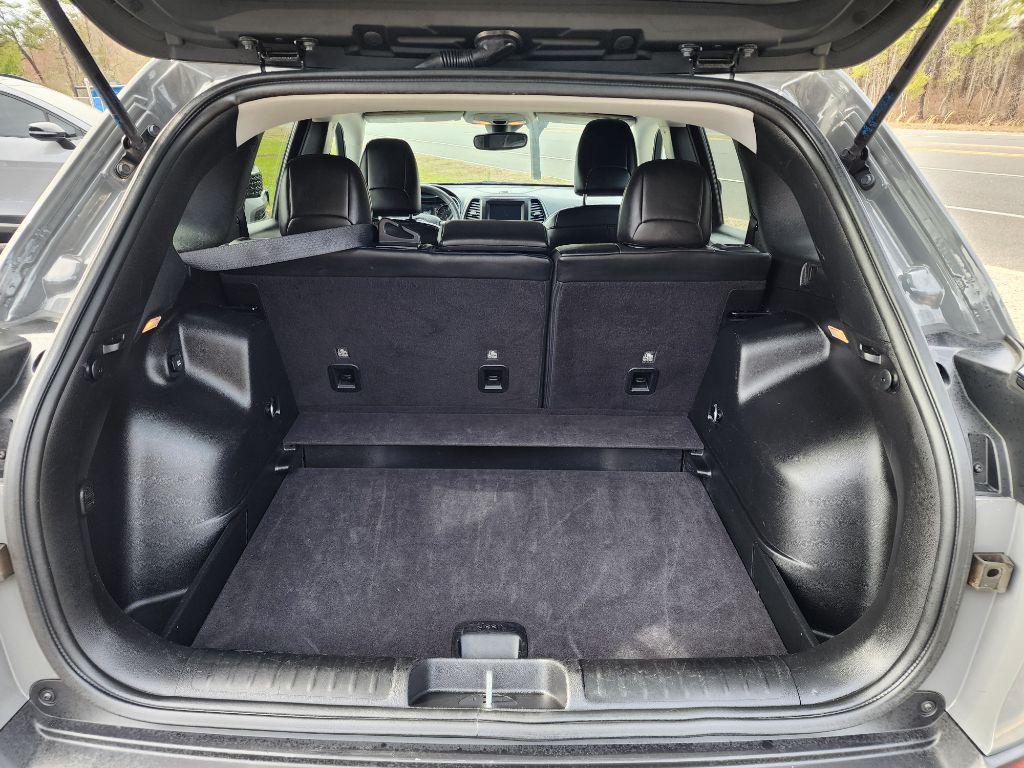 used 2021 Jeep Cherokee car, priced at $20,499
