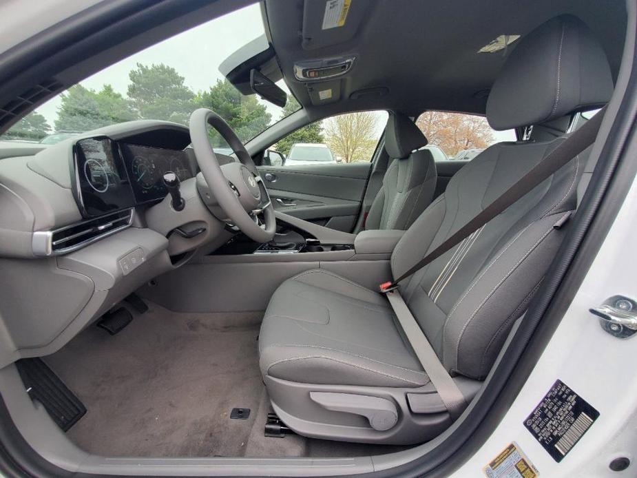 new 2024 Hyundai Elantra HEV car, priced at $27,220