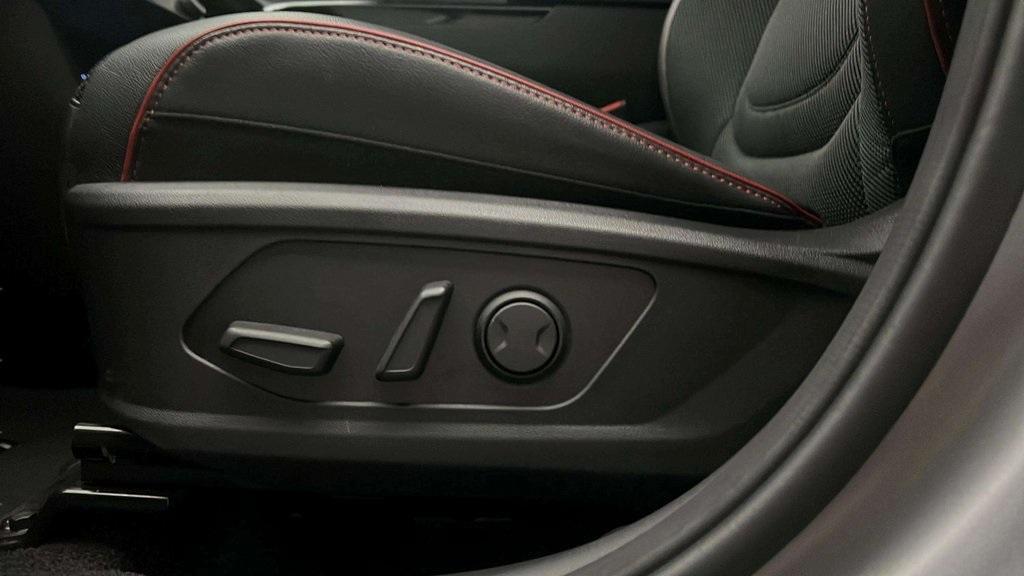 used 2025 Hyundai TUCSON Hybrid car, priced at $37,500
