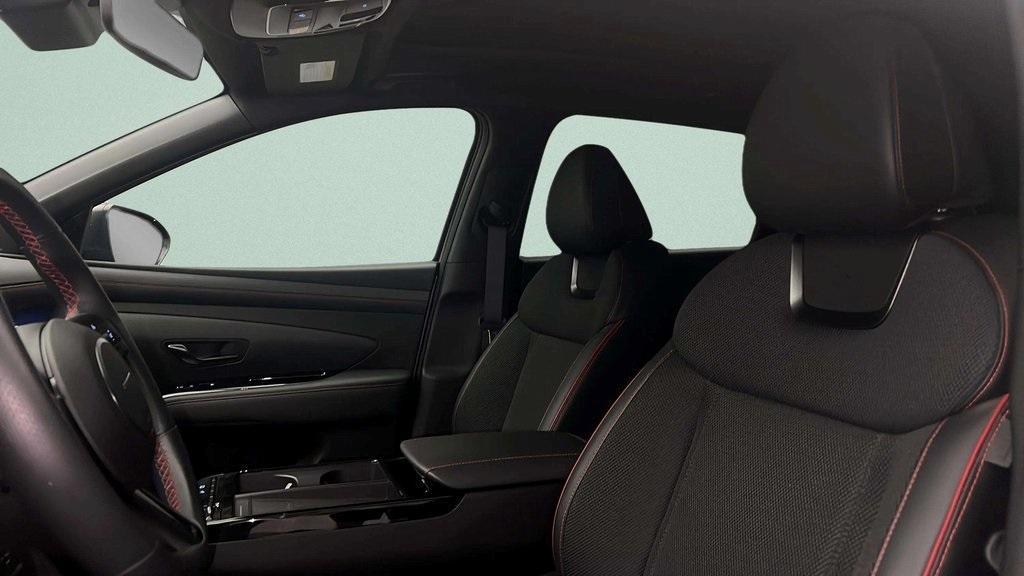 used 2025 Hyundai TUCSON Hybrid car, priced at $37,500