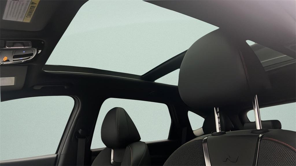 used 2025 Hyundai TUCSON Hybrid car, priced at $37,500