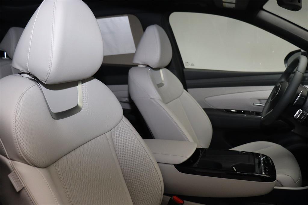 new 2025 Hyundai TUCSON Hybrid car, priced at $40,690