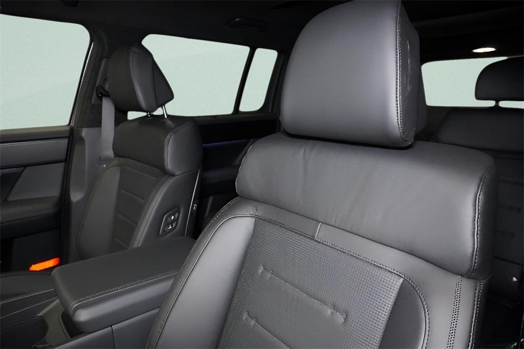 new 2025 Hyundai SANTA FE HEV car, priced at $44,975