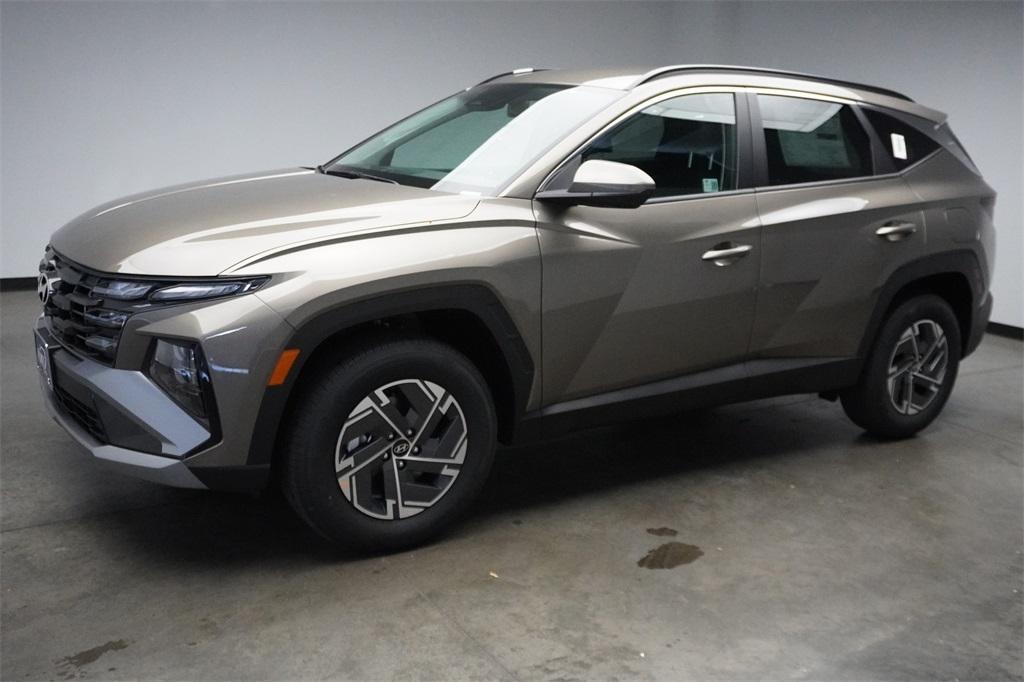 new 2025 Hyundai TUCSON Hybrid car, priced at $33,654
