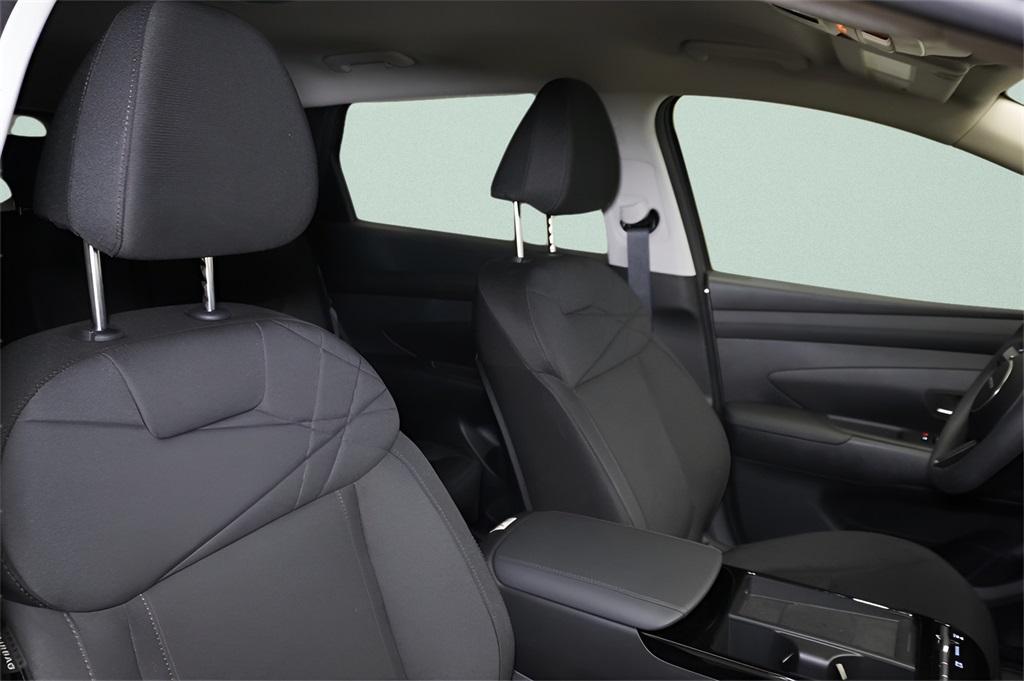 new 2025 Hyundai TUCSON Hybrid car, priced at $31,654
