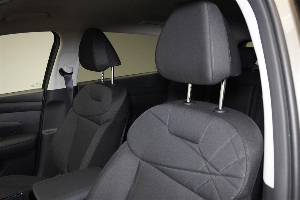 new 2025 Hyundai TUCSON Hybrid car, priced at $33,654