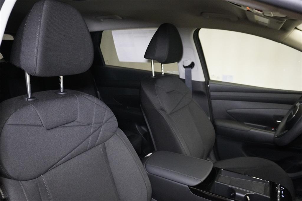 new 2025 Hyundai TUCSON Hybrid car, priced at $33,654