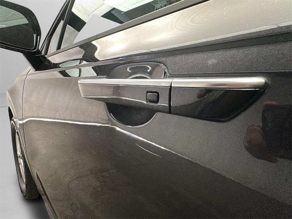 used 2023 Kia Carnival car, priced at $29,150