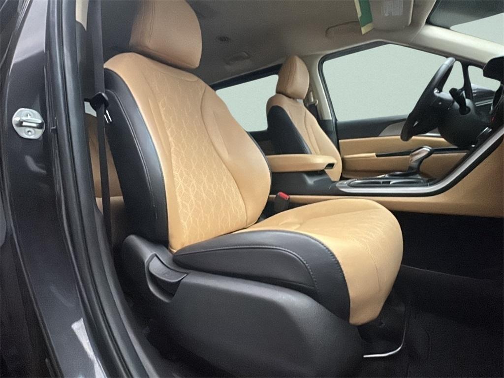 used 2023 Kia Carnival car, priced at $29,150