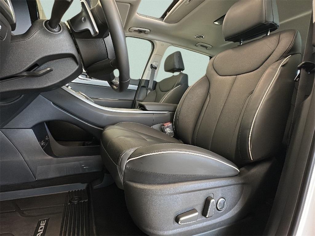 used 2025 Hyundai Palisade car, priced at $51,000