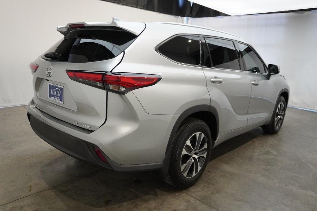 used 2020 Toyota Highlander car, priced at $28,900