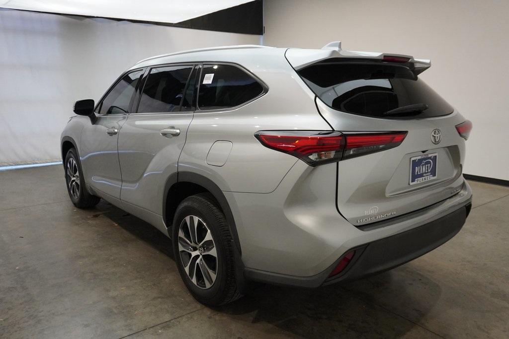 used 2020 Toyota Highlander car, priced at $28,900