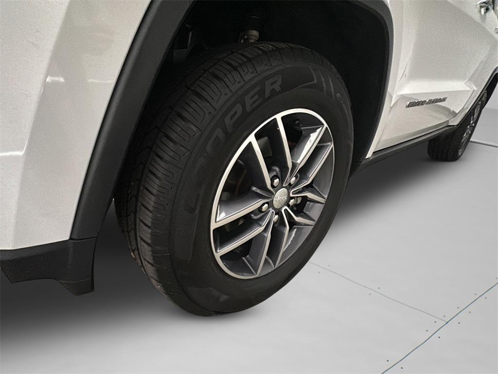 used 2017 Jeep Grand Cherokee car, priced at $18,000