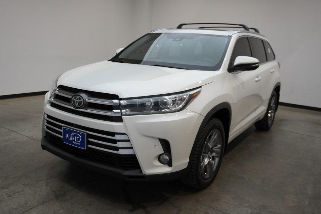 used 2018 Toyota Highlander car, priced at $26,750