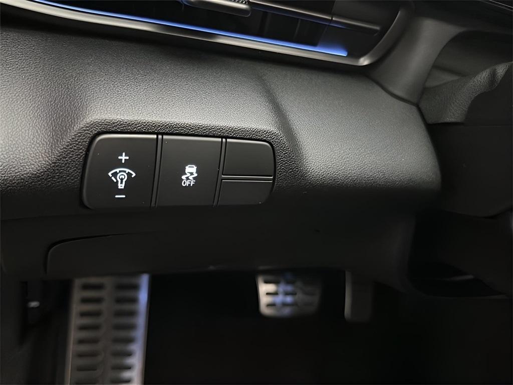 new 2025 Hyundai Elantra car, priced at $27,964