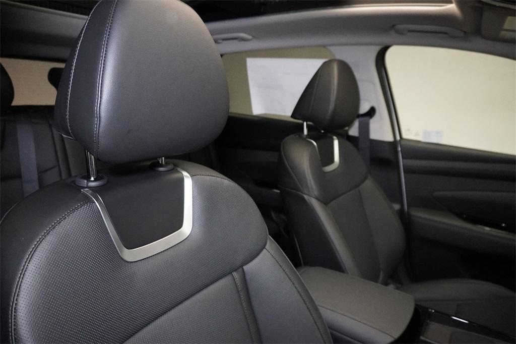 new 2025 Hyundai TUCSON Hybrid car, priced at $42,110