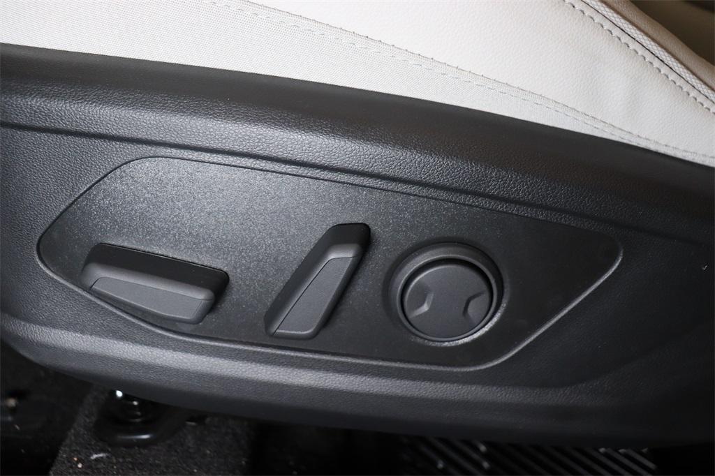 new 2025 Hyundai TUCSON Hybrid car, priced at $40,440
