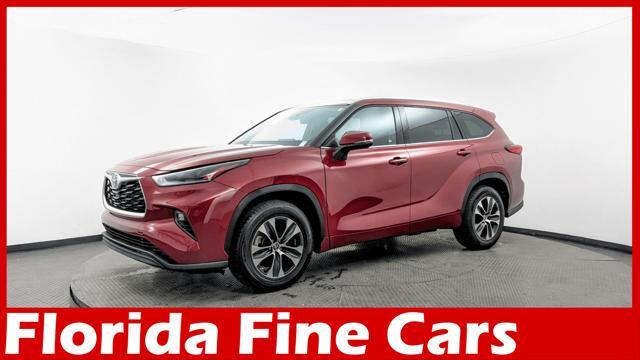 used 2021 Toyota Highlander car, priced at $27,699