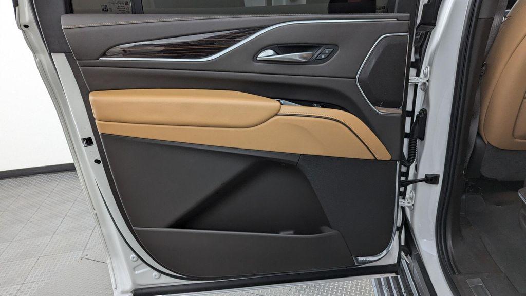 used 2022 Cadillac Escalade ESV car, priced at $54,299