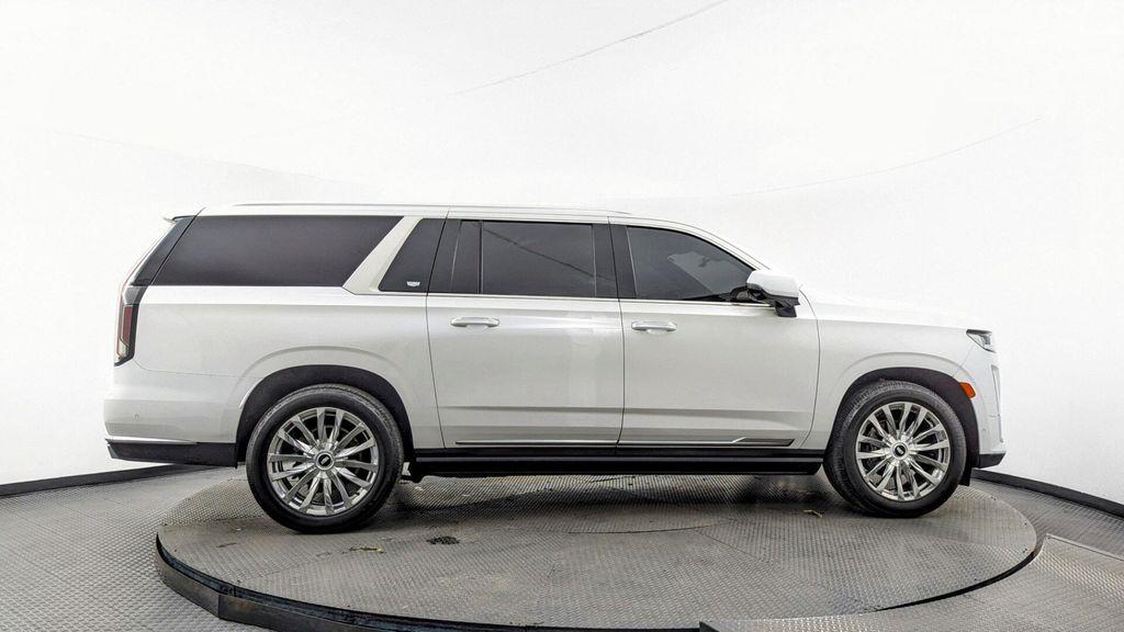 used 2022 Cadillac Escalade ESV car, priced at $54,299