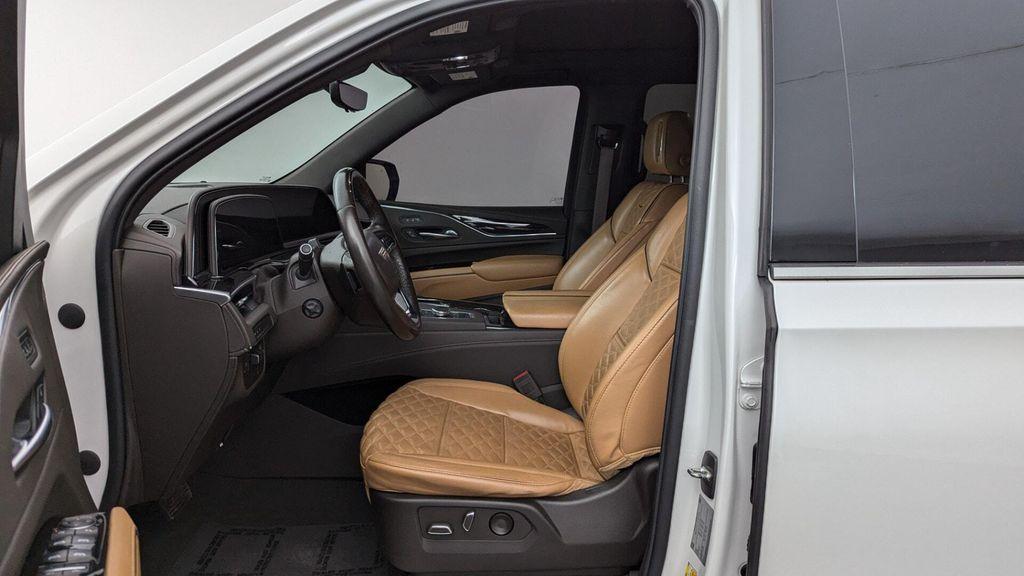 used 2022 Cadillac Escalade ESV car, priced at $54,299