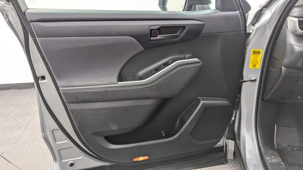 used 2023 Toyota Highlander car, priced at $24,799
