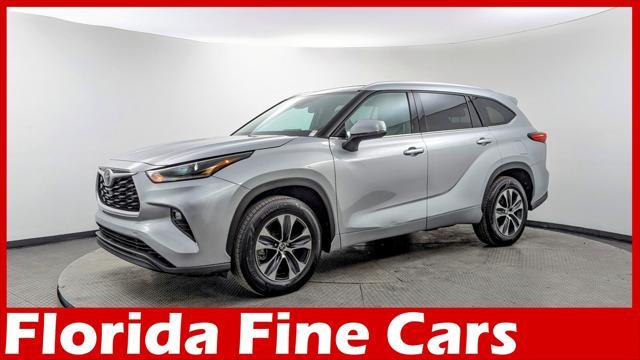 used 2021 Toyota Highlander car, priced at $27,089