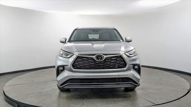 used 2021 Toyota Highlander car, priced at $27,089