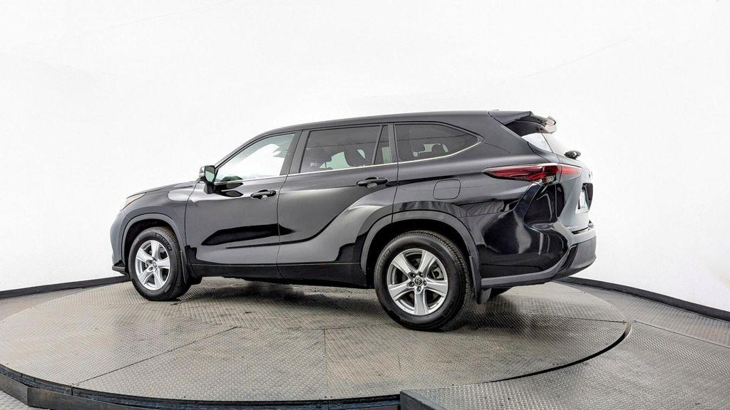 used 2024 Toyota Highlander car, priced at $31,299