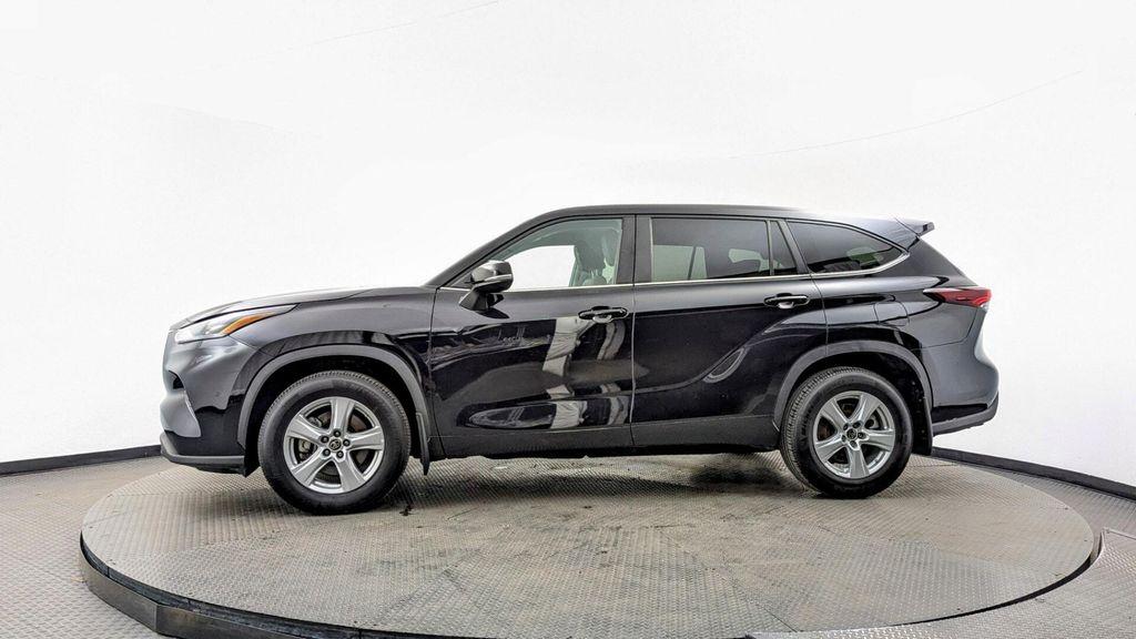 used 2024 Toyota Highlander car, priced at $31,299