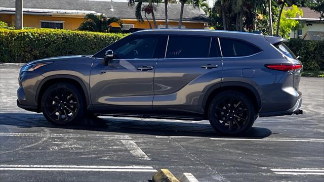 used 2021 Toyota Highlander car, priced at $26,999