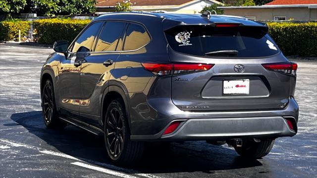 used 2021 Toyota Highlander car, priced at $26,999