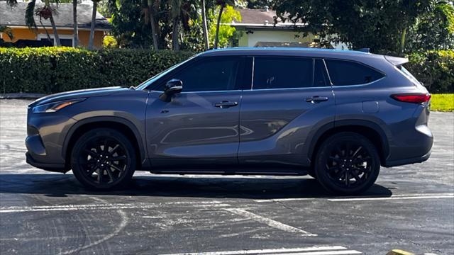 used 2021 Toyota Highlander car, priced at $26,999