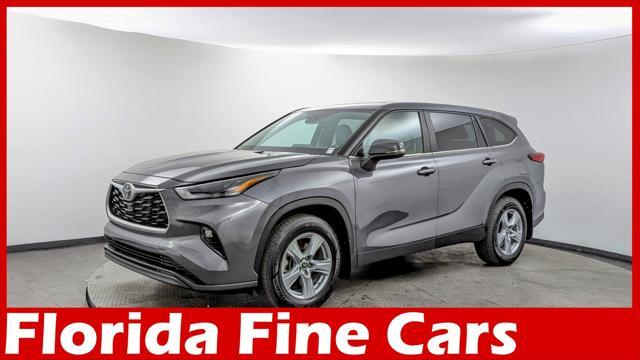 used 2023 Toyota Highlander car, priced at $28,999