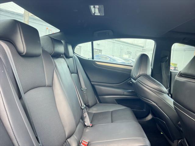 used 2019 Lexus ES 350 car, priced at $25,699