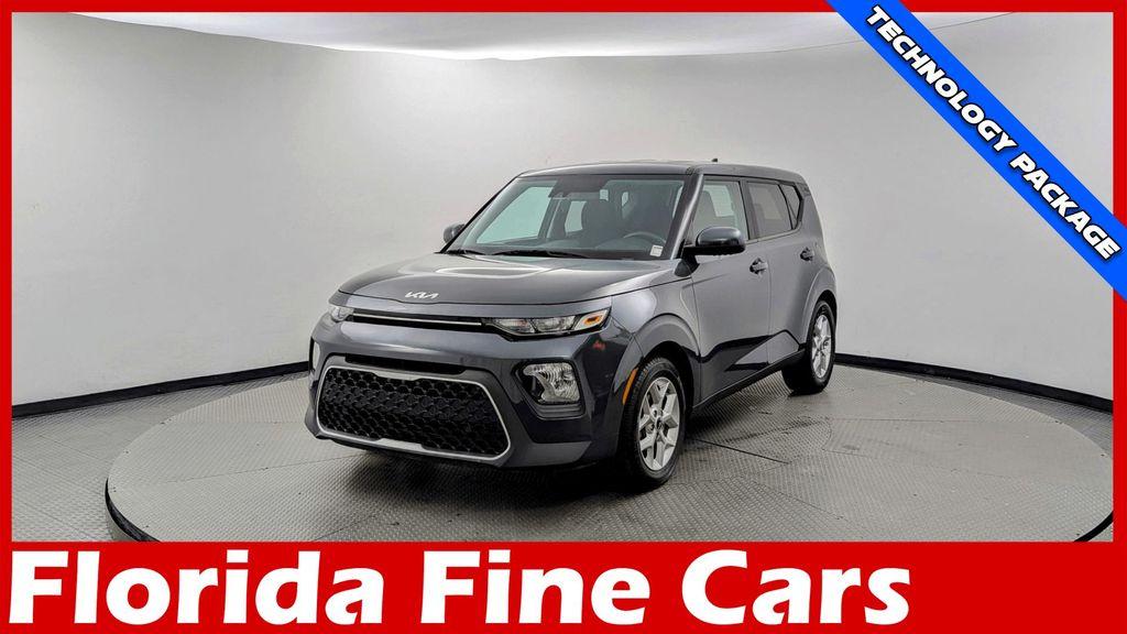 used 2022 Kia Soul car, priced at $10,999