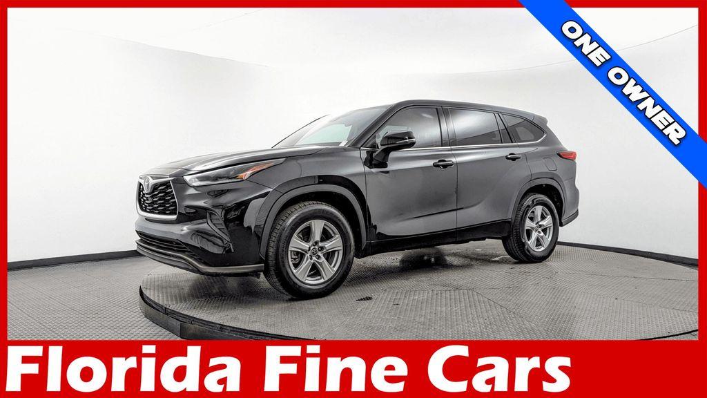 used 2021 Toyota Highlander car, priced at $21,499