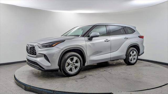 used 2022 Toyota Highlander car, priced at $24,499