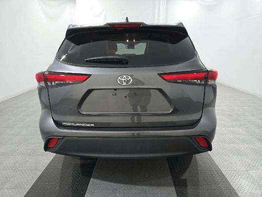 used 2023 Toyota Highlander car, priced at $29,999