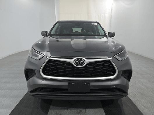 used 2023 Toyota Highlander car, priced at $29,999