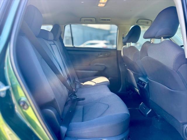 used 2024 Toyota Highlander car, priced at $32,999