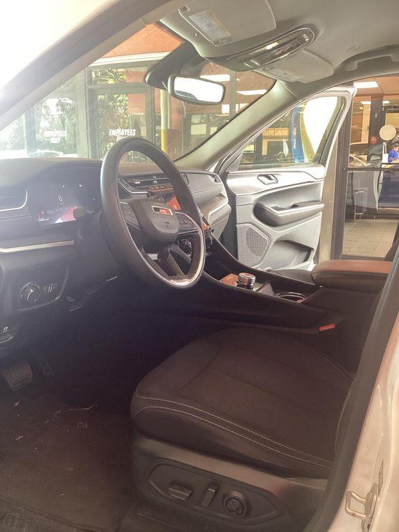 used 2024 Jeep Grand Cherokee car, priced at $22,999