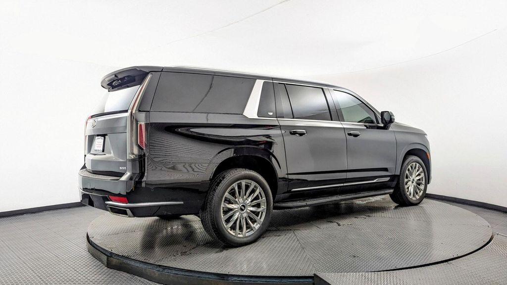 used 2022 Cadillac Escalade ESV car, priced at $42,499