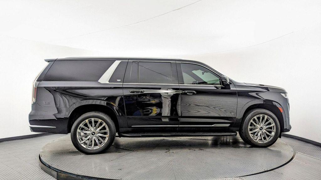 used 2022 Cadillac Escalade ESV car, priced at $42,499