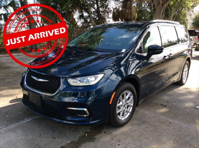 used 2021 Chrysler Pacifica car, priced at $15,998