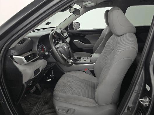 used 2022 Toyota Highlander car, priced at $23,699