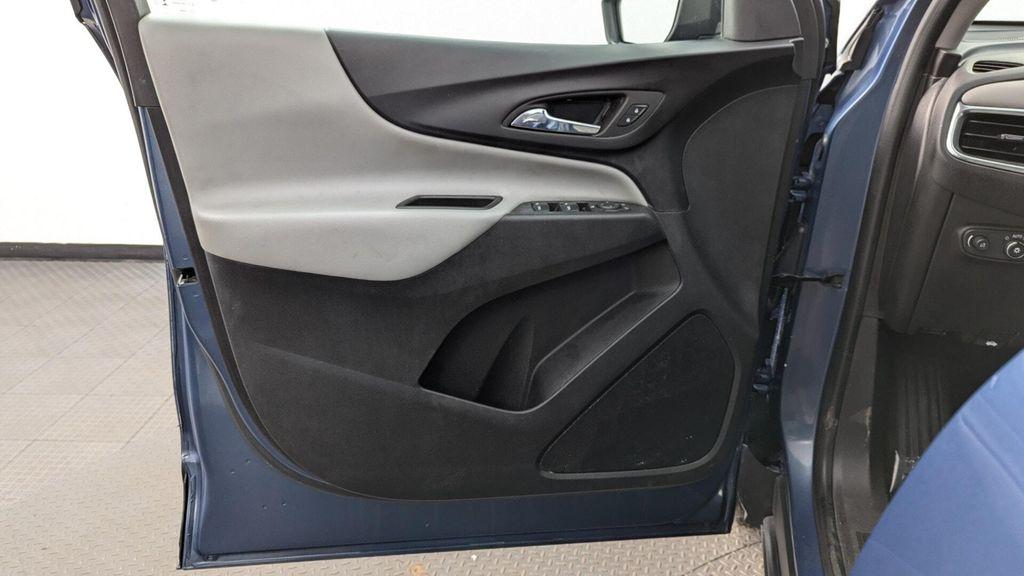 used 2024 Chevrolet Equinox car, priced at $15,299