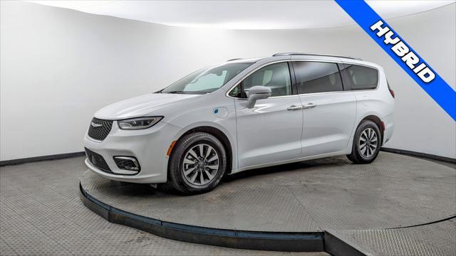 used 2021 Chrysler Pacifica Hybrid car, priced at $18,296