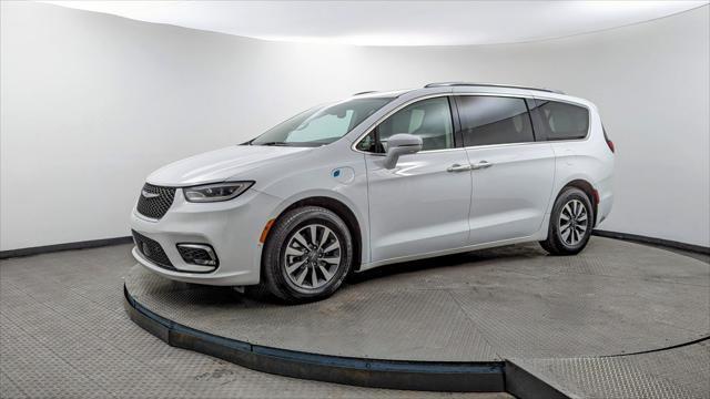 used 2021 Chrysler Pacifica Hybrid car, priced at $19,495