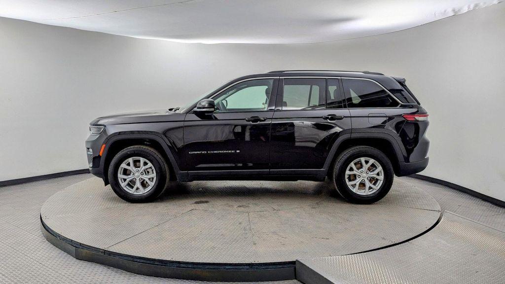 used 2024 Jeep Grand Cherokee car, priced at $27,999